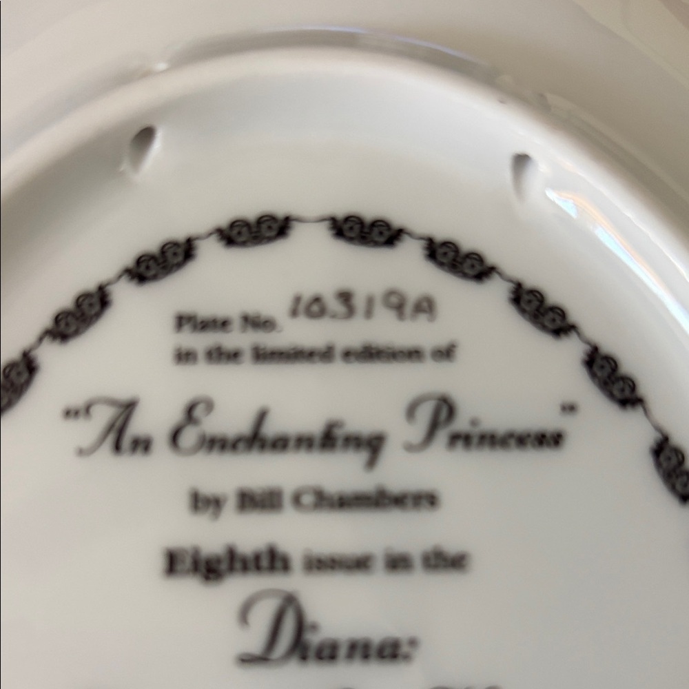 Commemorative plate from The Bradford Exchange “Diana Queen of our hearts.” - Picture 4 of 6